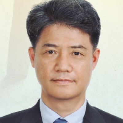 ユン・スミン長老